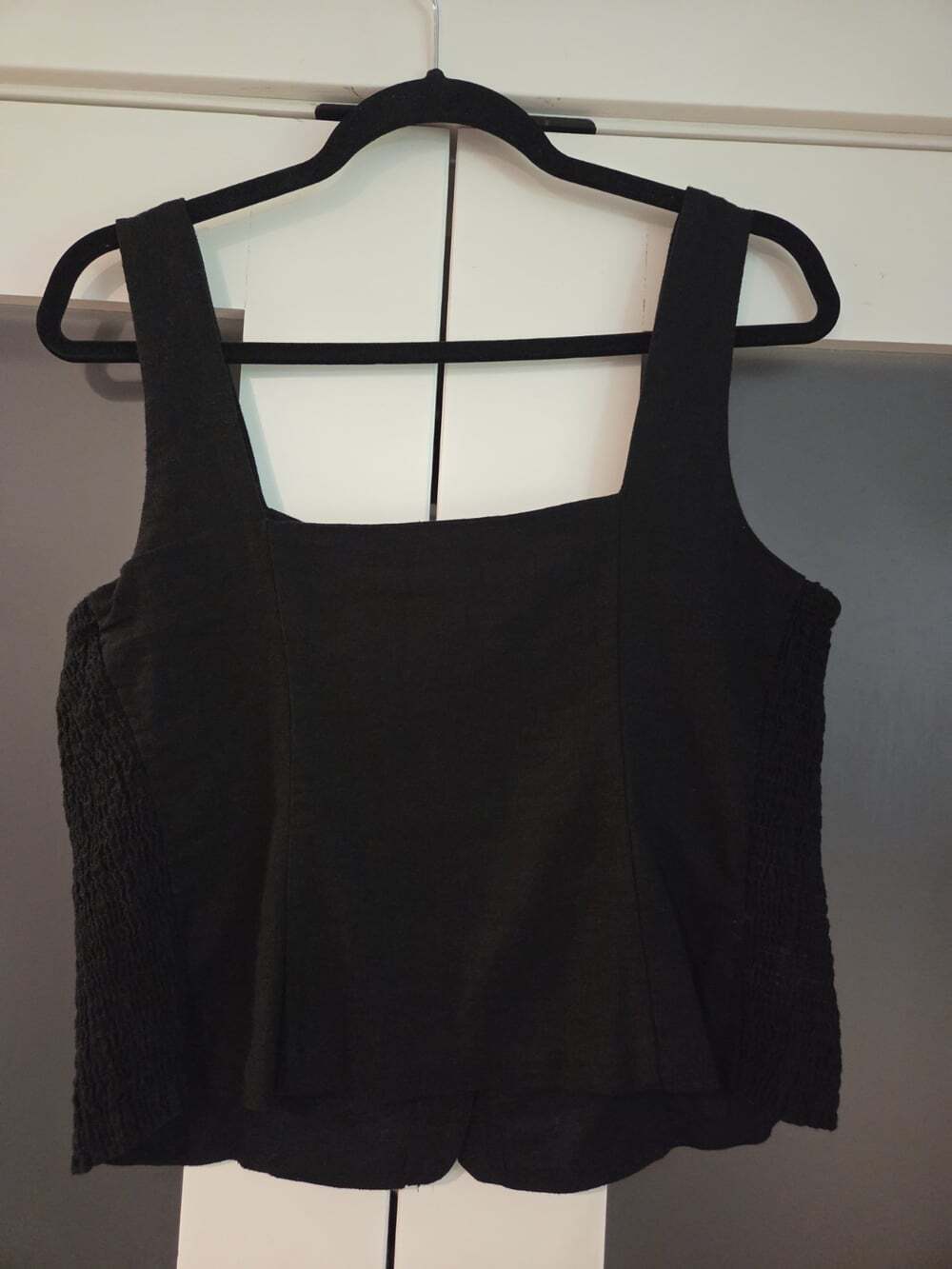 Old Navy Black Linen Blend Bodice Vest Tank Top Sz L Smocked Side Square Neck - Picture 2 of 9